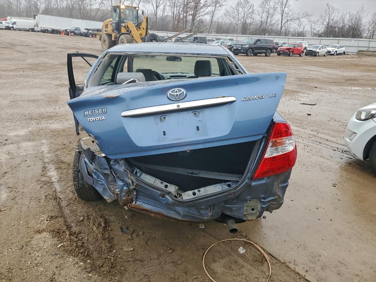 2004 Toyota Camry Le VIN: 4T1BE32K04U927990 Lot: 93869945