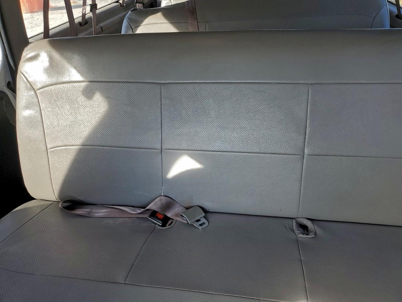 2001 Ford Econoline E350 Super Duty Wagon VIN: 1FBSS31L91HA92469 Lot: 93687645