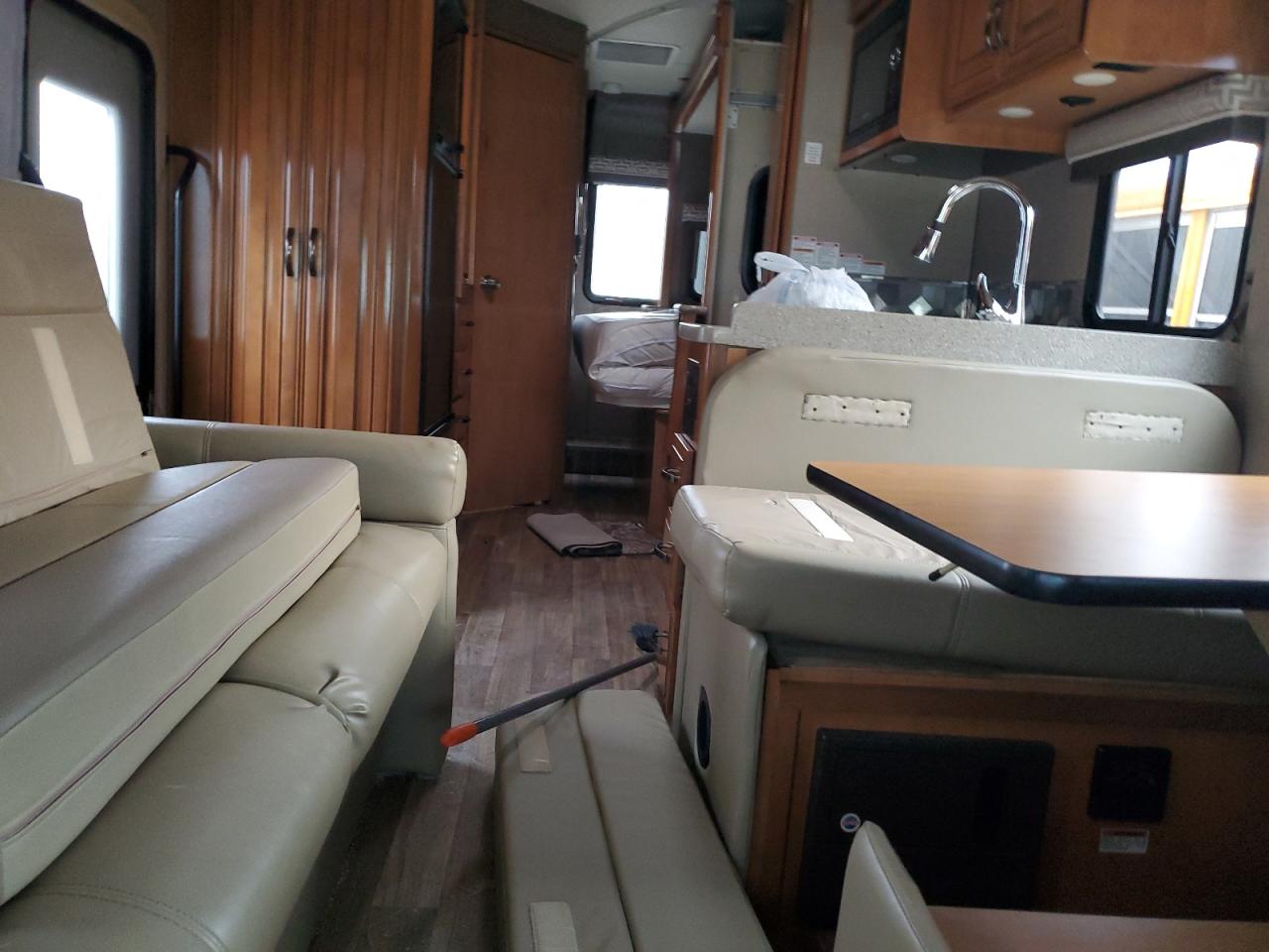 2018 Thormcoach Quantmrs26 - Rv VIN: 1FDWE3FS6HDC75104 Lot: 87306025