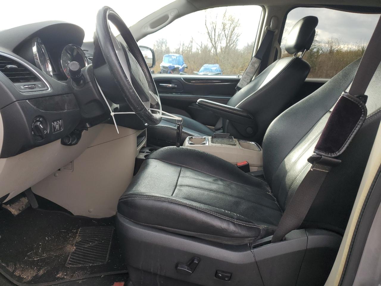 2014 Chrysler Town & Country Touring VIN: 2C4RC1BG7ER188690 Lot: 92847255