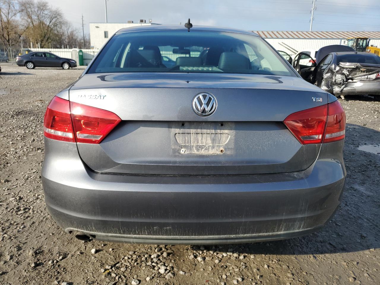 2015 Volkswagen Passat S VIN: 1VWAT7A33FC011561 Lot: 93392845
