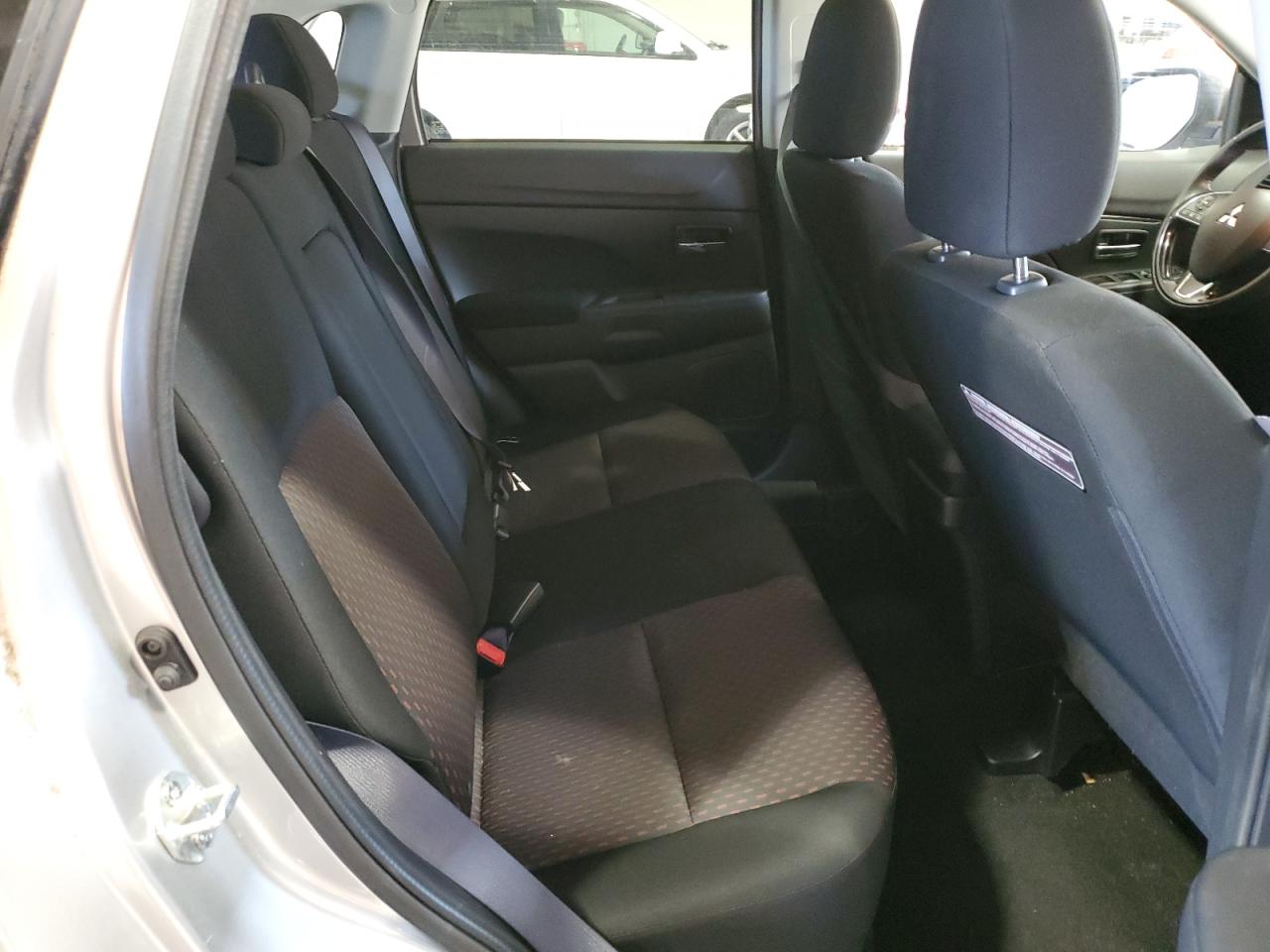 2018 Mitsubishi Outlander Sport Es VIN: JA4AP3AU1JU010687 Lot: 92114425