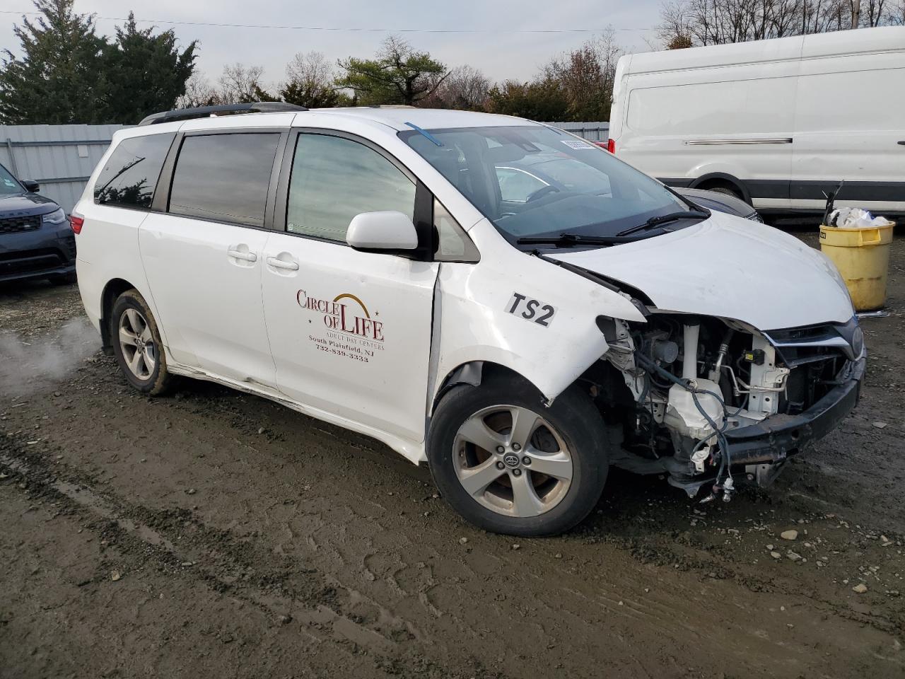 2018 Toyota Sienna Le VIN: 5TDKZ3DC8JS926813 Lot: 93899765