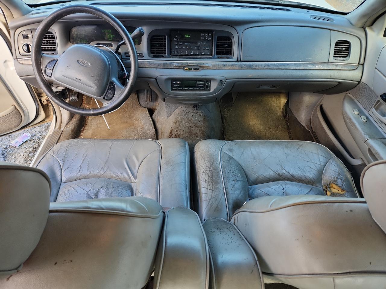 1998 Ford Crown Victoria Lx VIN: 2FAFP74W7WX121699 Lot: 91705175