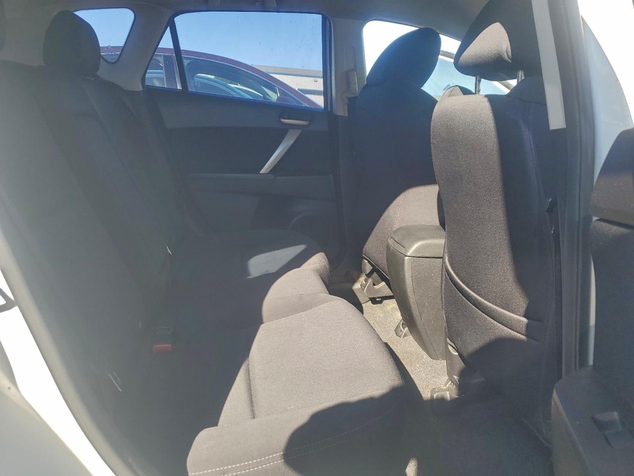 2011 Mazda 3 S VIN: JM1BL1K50B1426802 Lot: 94379785