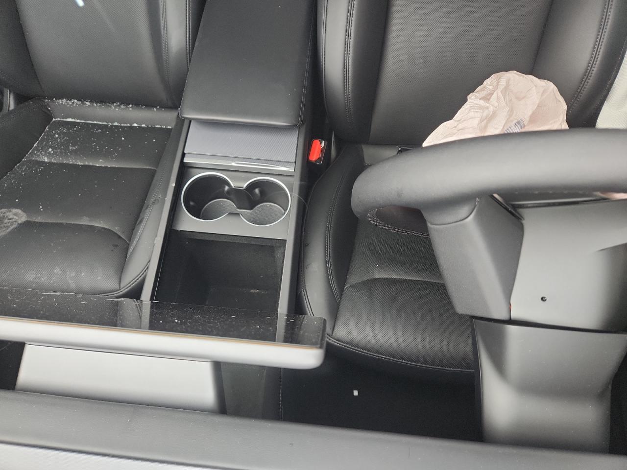 2025 Tesla Model 3 VIN: 5YJ3E1EBXSF023921 Lot: 92393095