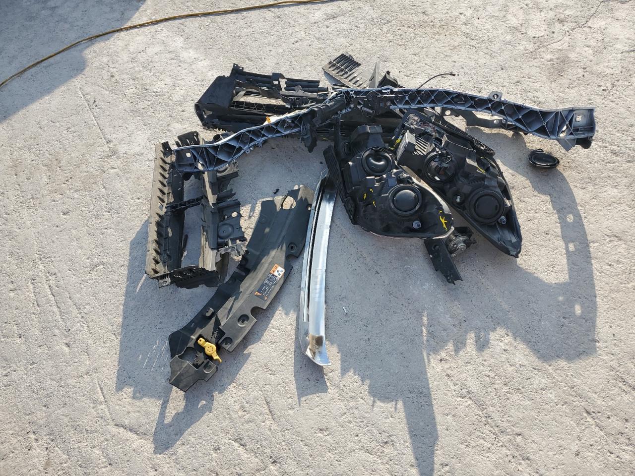 2018 Ford Escape Sel VIN: 1FMCU0HD7JUB11627 Lot: 93616565