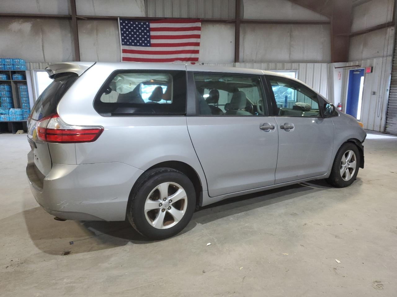 2017 Toyota Sienna VIN: 5TDZZ3DC4HS770892 Lot: 93557115