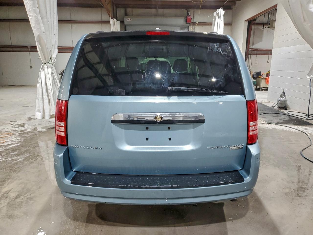 2010 Chrysler Town & Country Touring VIN: 2A4RR5D18AR300366 Lot: 94232215