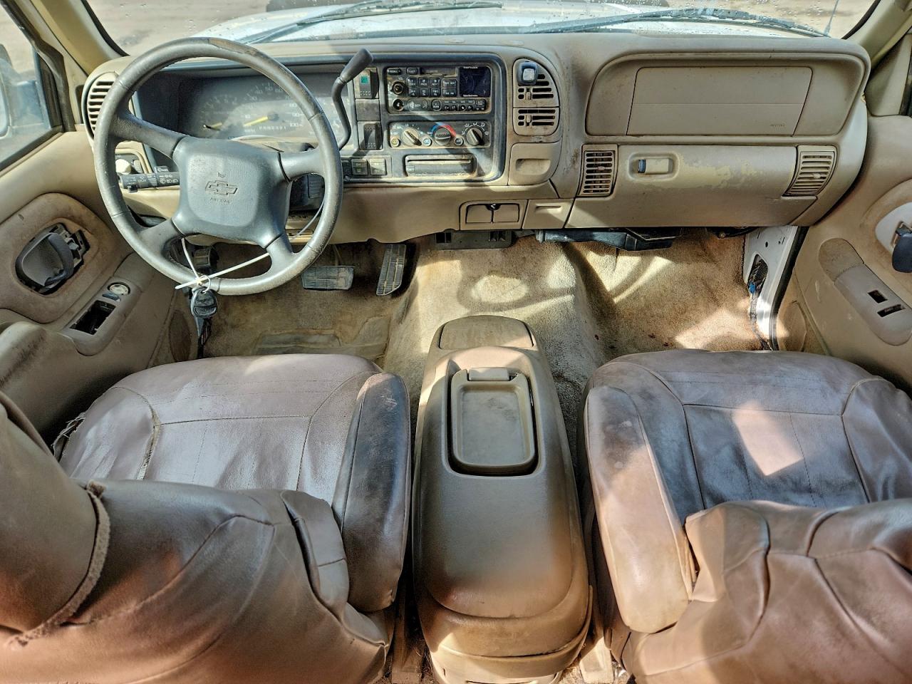 1999 Chevrolet Suburban K1500 VIN: 3GNFK16R8XG157949 Lot: 93246045