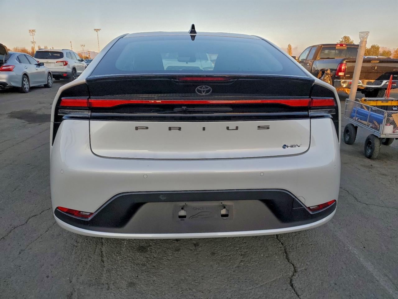 2026 Toyota Prius Le VIN: JTDACAAU4T3065116 Lot: 94503805