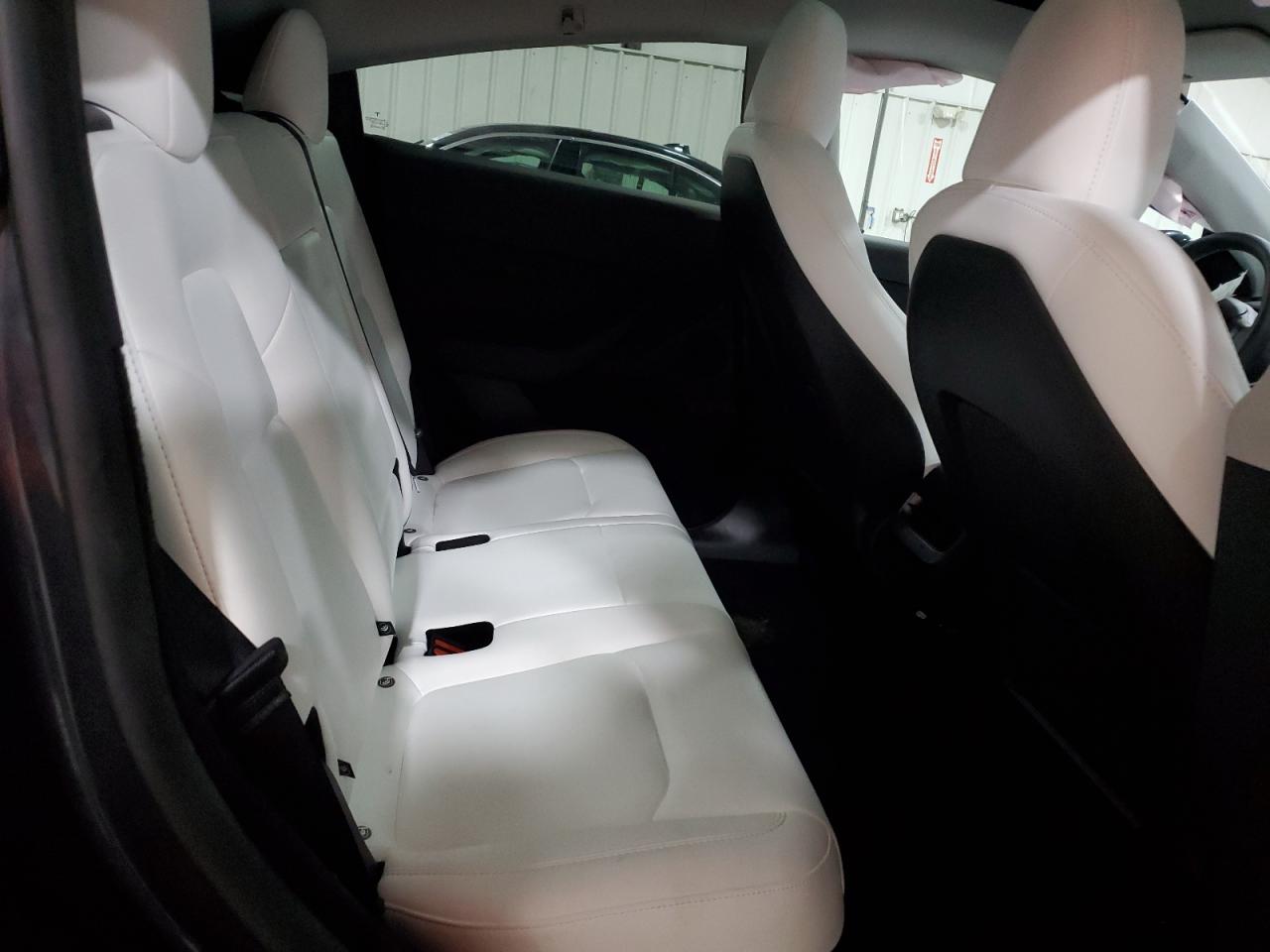 2025 Tesla Model Y VIN: 7SAYGDEE5SF251744 Lot: 93203385