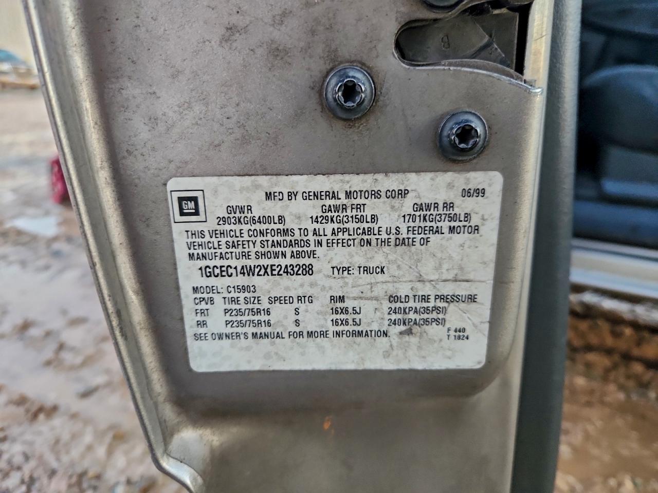 1999 Chevrolet Silverado C1500 VIN: 1GCEC14W2XE243288 Lot: 94552605