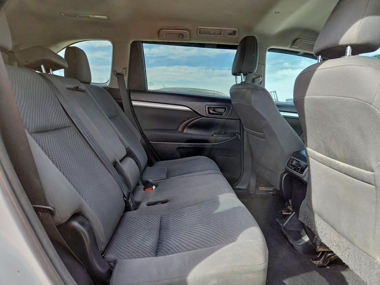 2017 Toyota Highlander Le VIN: 5TDZARFH3HS025540 Lot: 93738245