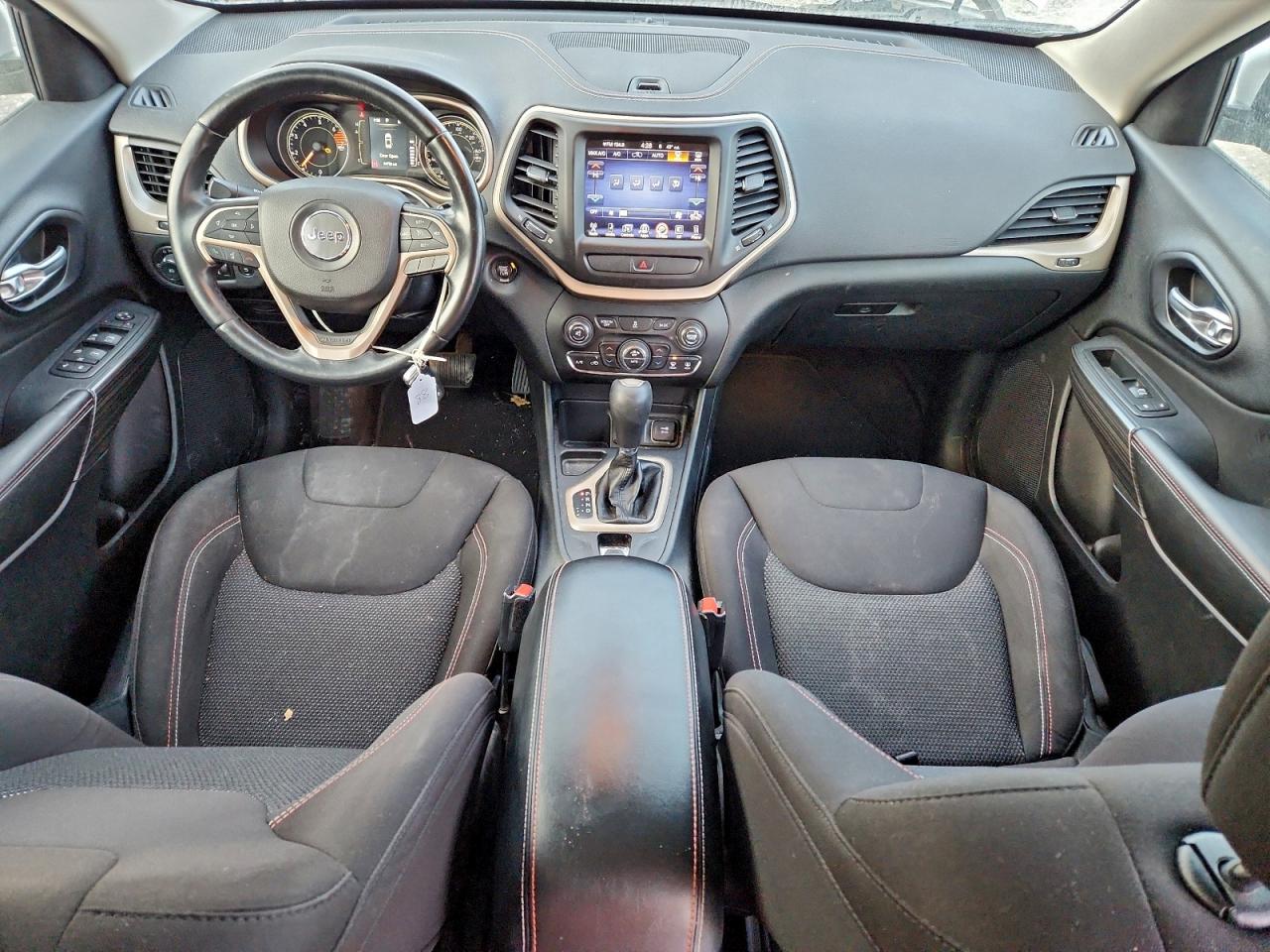 2016 Jeep Cherokee Latitude VIN: 1C4PJLCB8GW290974 Lot: 92191755