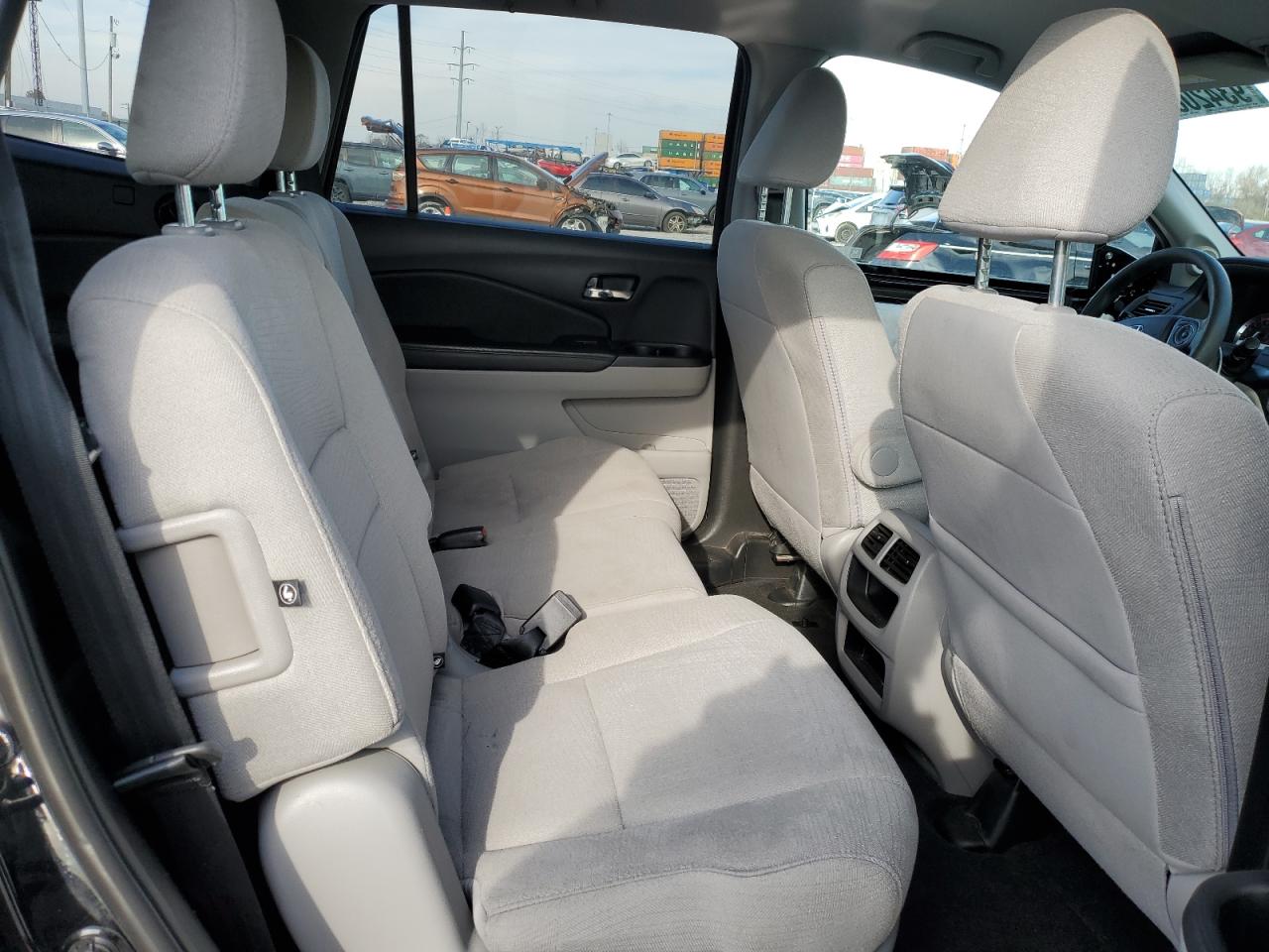 2018 Honda Pilot Lx VIN: 5FNYF6H1XJB033740 Lot: 93420815