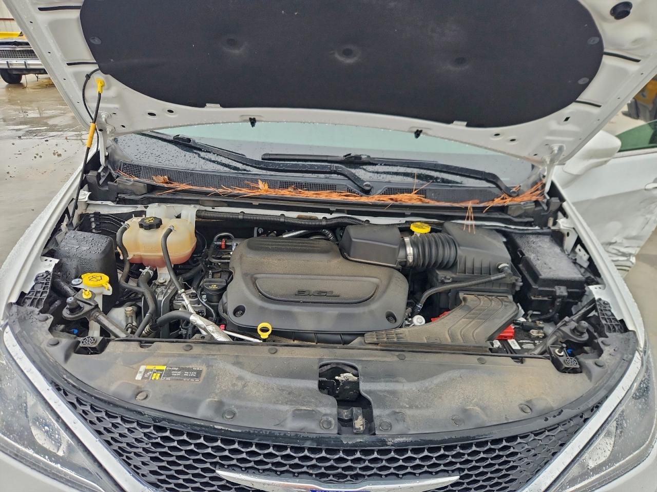 2019 Chrysler Pacifica Touring L Plus VIN: 2C4RC1EG7KR570015 Lot: 93877915