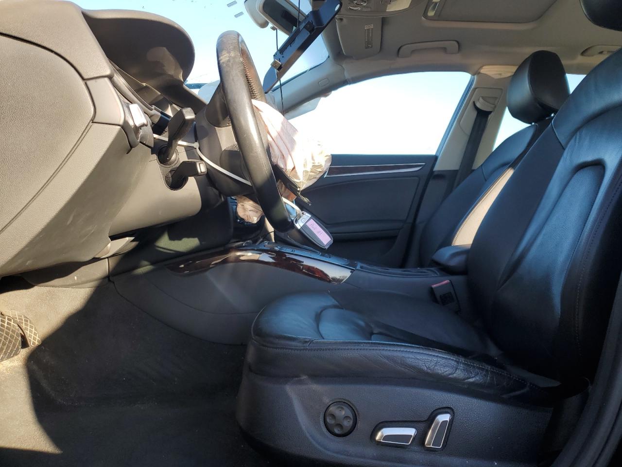 2015 Audi A4 Premium VIN: WAUBFAFL4FN008996 Lot: 92830645