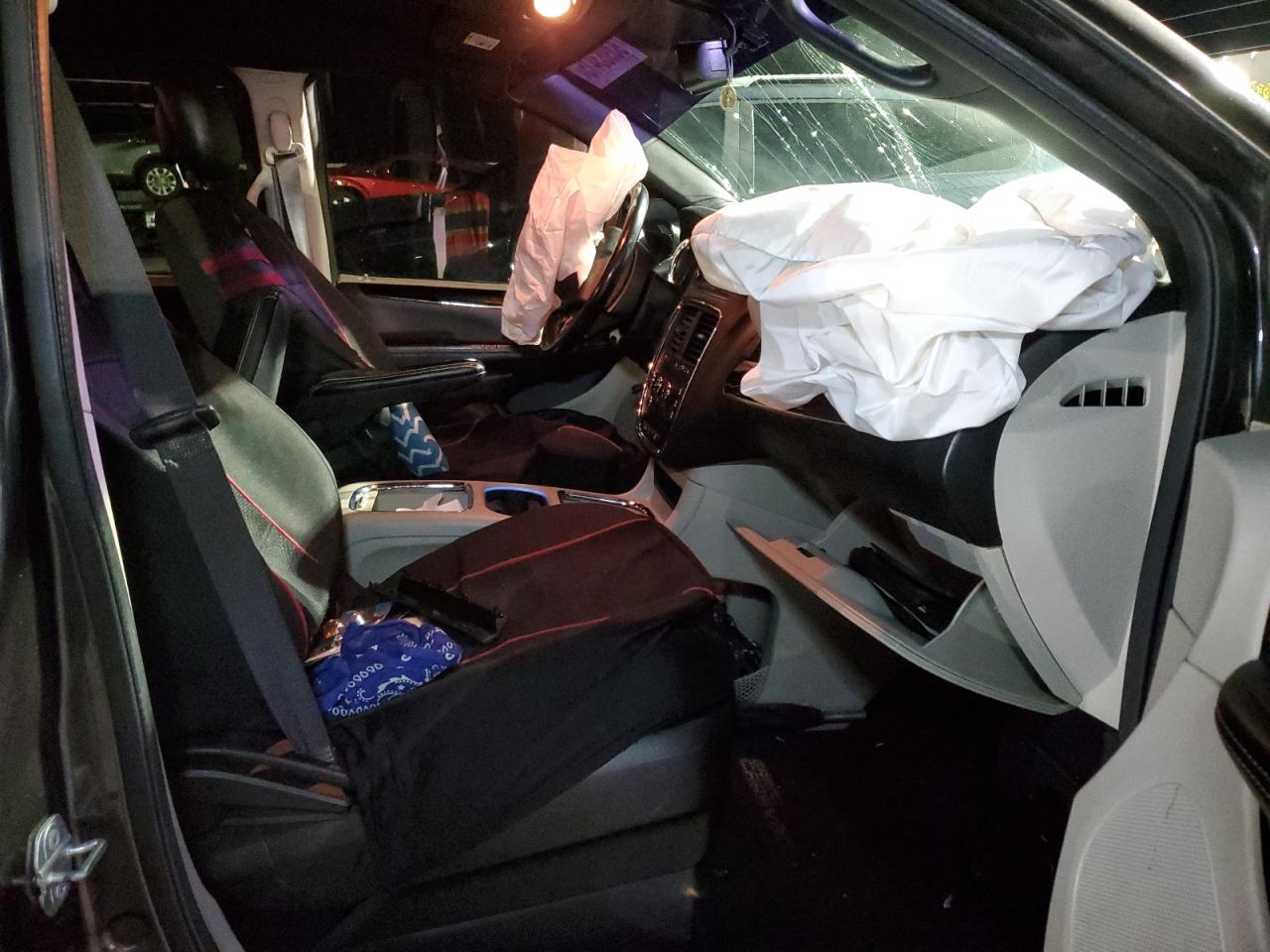 2017 Dodge Grand Cara VIN: 801417 Lot: 93983415