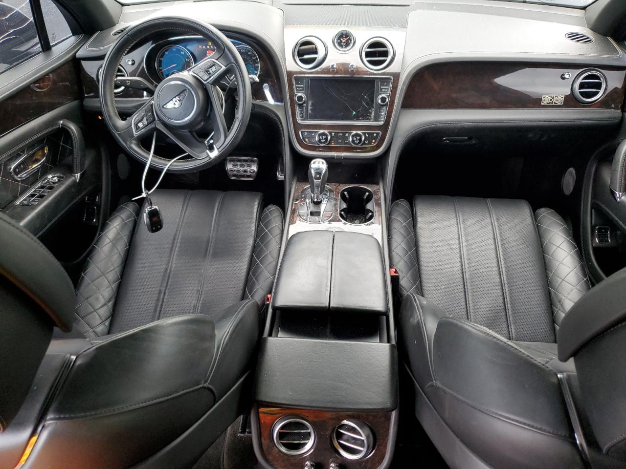 2017 Bentley Bentayga VIN: SJAAC2ZV0HC013011 Lot: 92514235