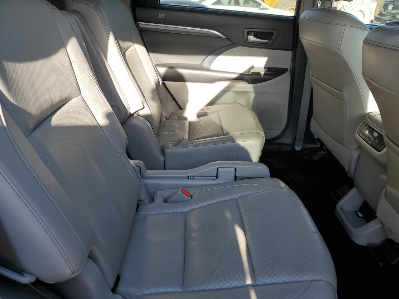 2017 Toyota Highlander Limited VIN: 5TDDZRFH2HS477384 Lot: 93034325