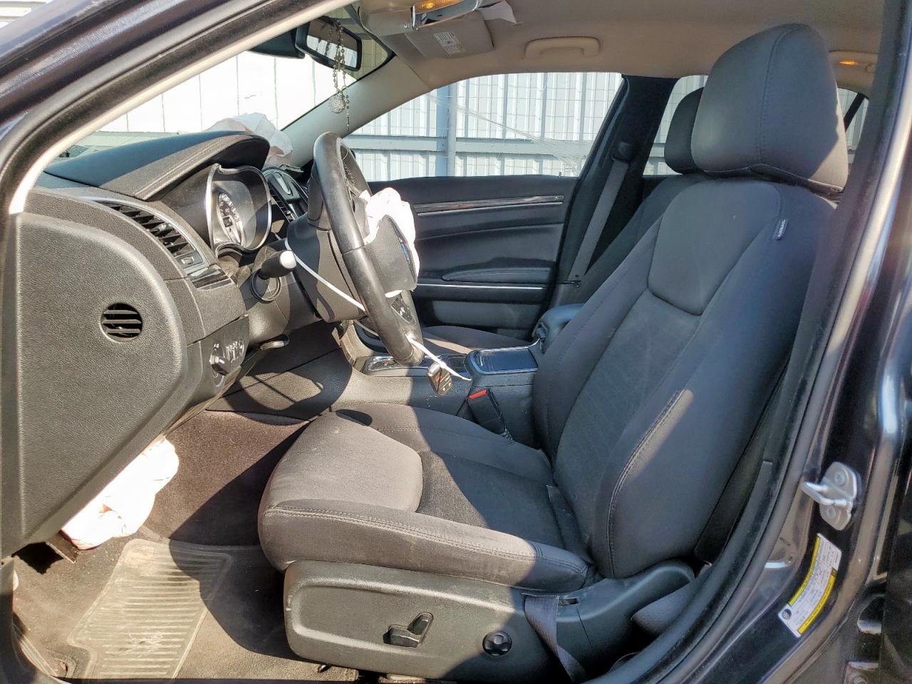 2018 Chrysler 300 Touring VIN: 2C3CCAAG1JH340877 Lot: 93428935