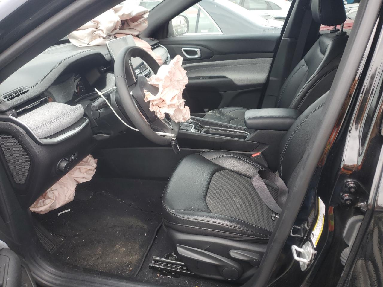 2024 Jeep Compass Latitude VIN: 3C4NJDBNXRT101047 Lot: 93090635