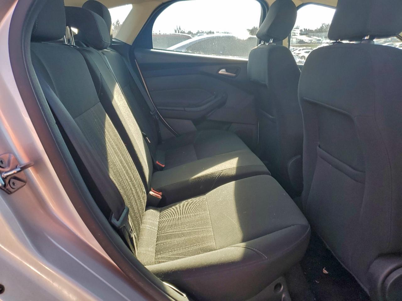 2015 Ford Focus Se VIN: 1FADP3K27FL220004 Lot: 94762775