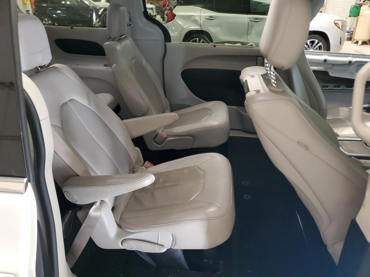 2018 Chrysler Pacifica Touring L Plus VIN: 2C4RC1EG9JR350244 Lot: 92612465