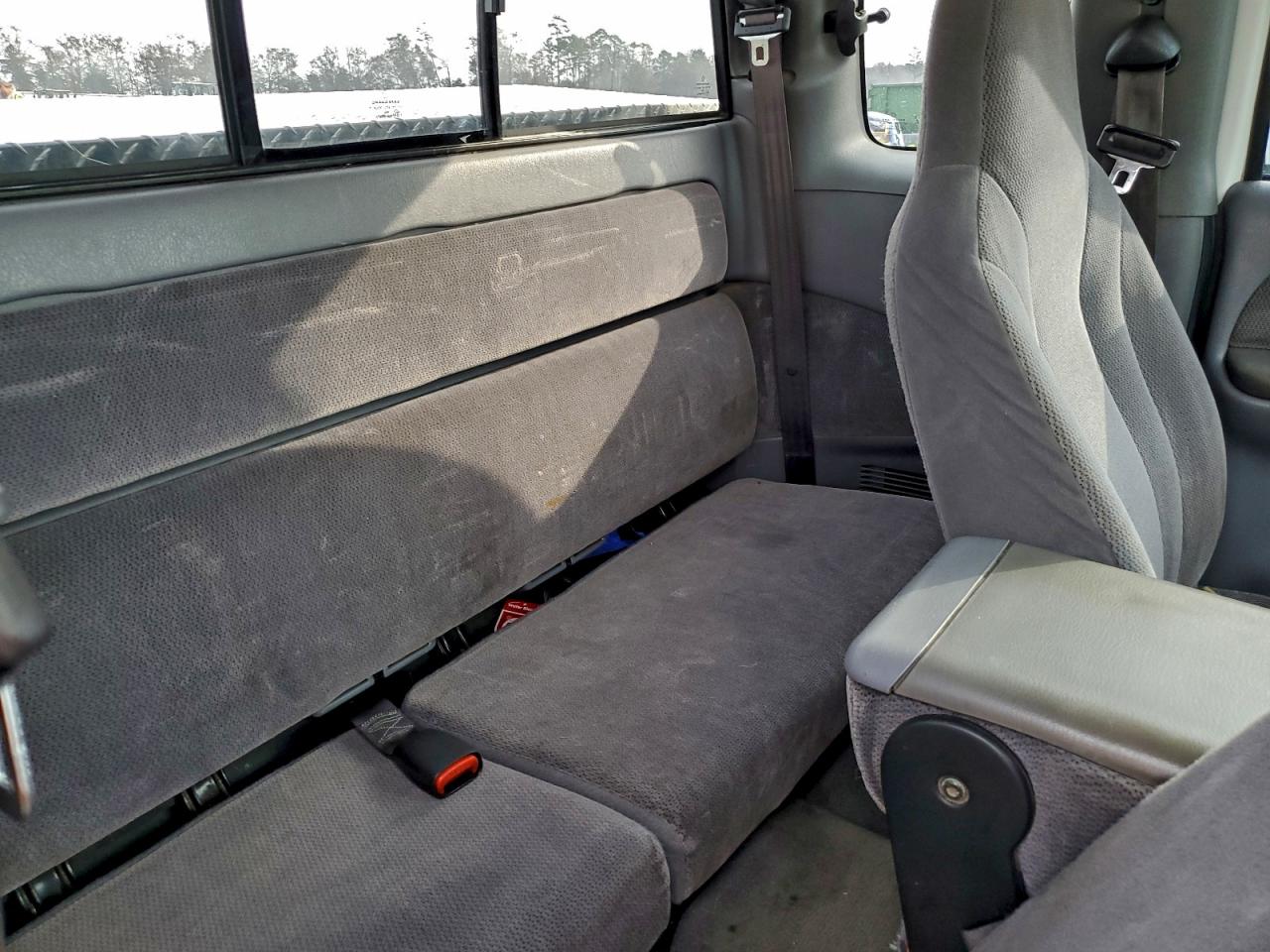 2000 Dodge Dakota VIN: 1B7GG22N0YS800361 Lot: 93912835