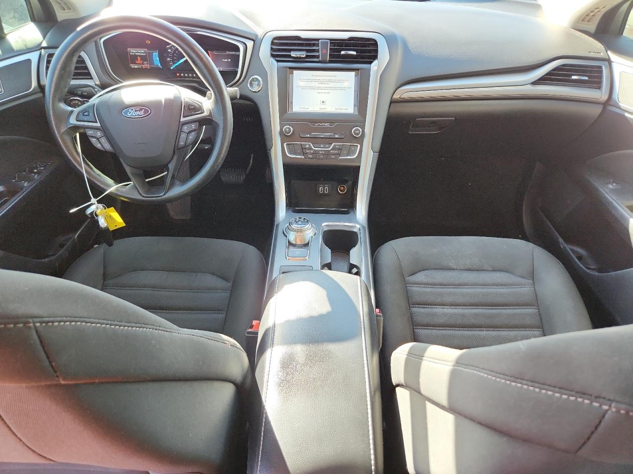 2019 Ford Fusion Se VIN: 3FA6P0T99KR232024 Lot: 92311655