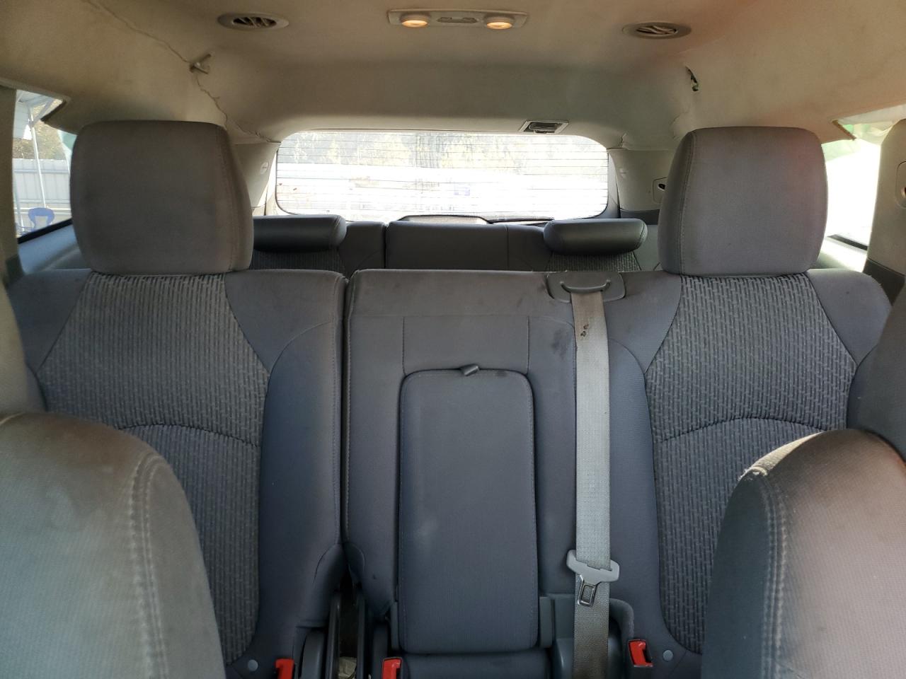 2011 Chevrolet Traverse Ls VIN: 1GNKREED0BJ185212 Lot: 90751975