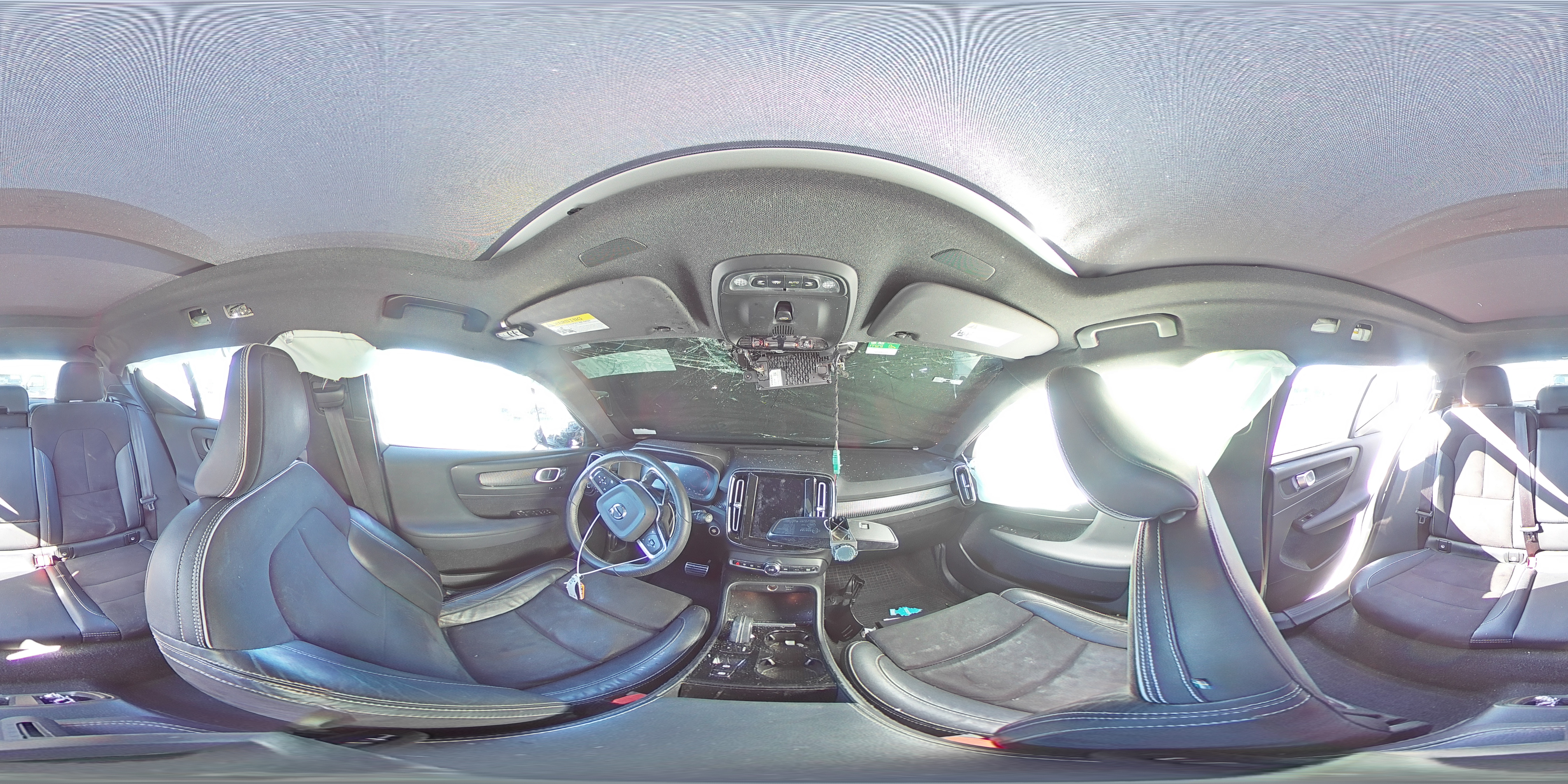 2021 Volvo Xc40 T5 R-Design VIN: YV4162UM9M2553572 Lot: 93784875