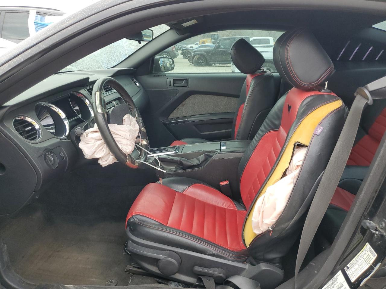 2013 Ford Mustang VIN: 1ZVBP8AM9D5208114 Lot: 92713405