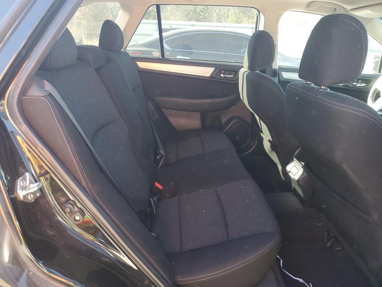 2018 Subaru Outback 2.5I Premium VIN: 4S4BSADC0J3298204 Lot: 92427285