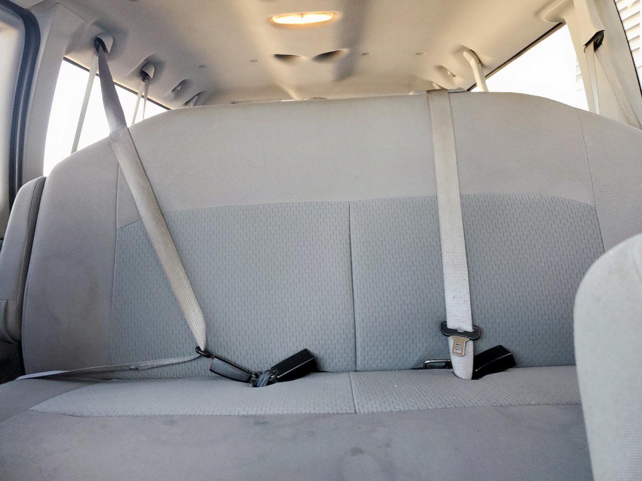 2009 Ford Econoline E350 Super Duty Wagon VIN: 1FBNE31L69DA22497 Lot: 92700865