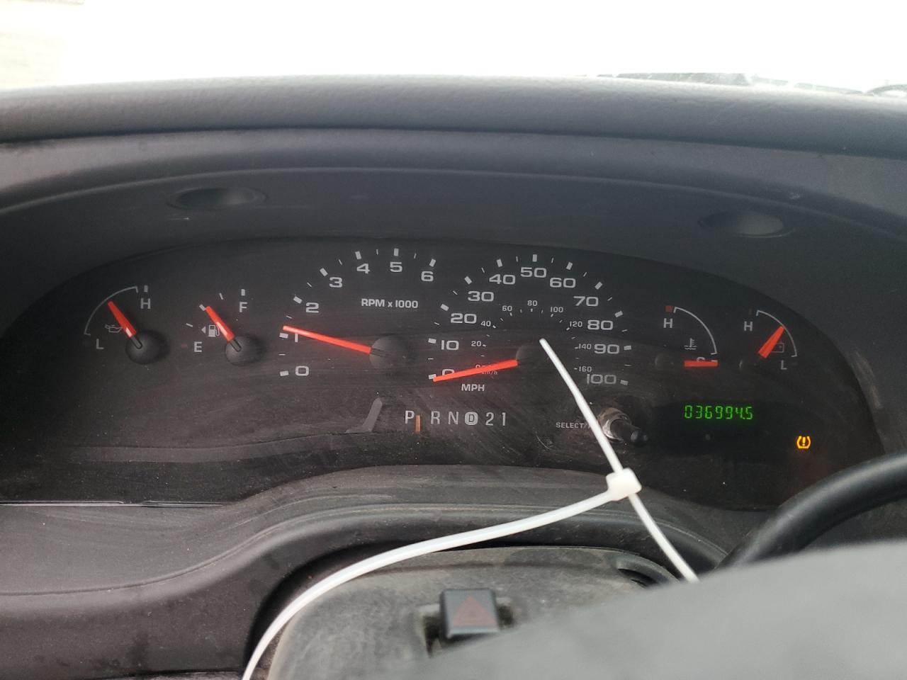 2008 Ford E350 Utility / Service Van VIN: 1FTSE34L68DB33639 Lot: 90423135