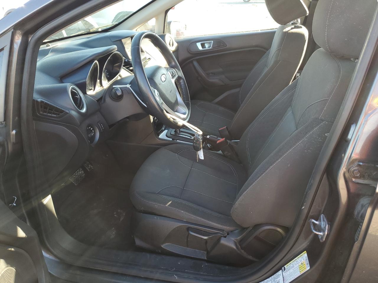 2015 Ford Fiesta Se VIN: 3FADP4BJ3FM211974 Lot: 92740865