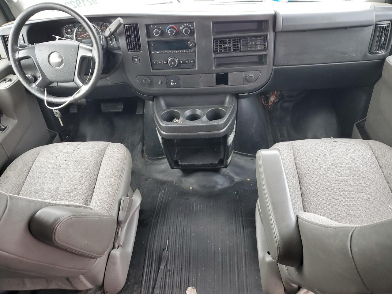 2016 Chevrolet Express G2500 VIN: 1GCWGBFF2G1127091 Lot: 92192215