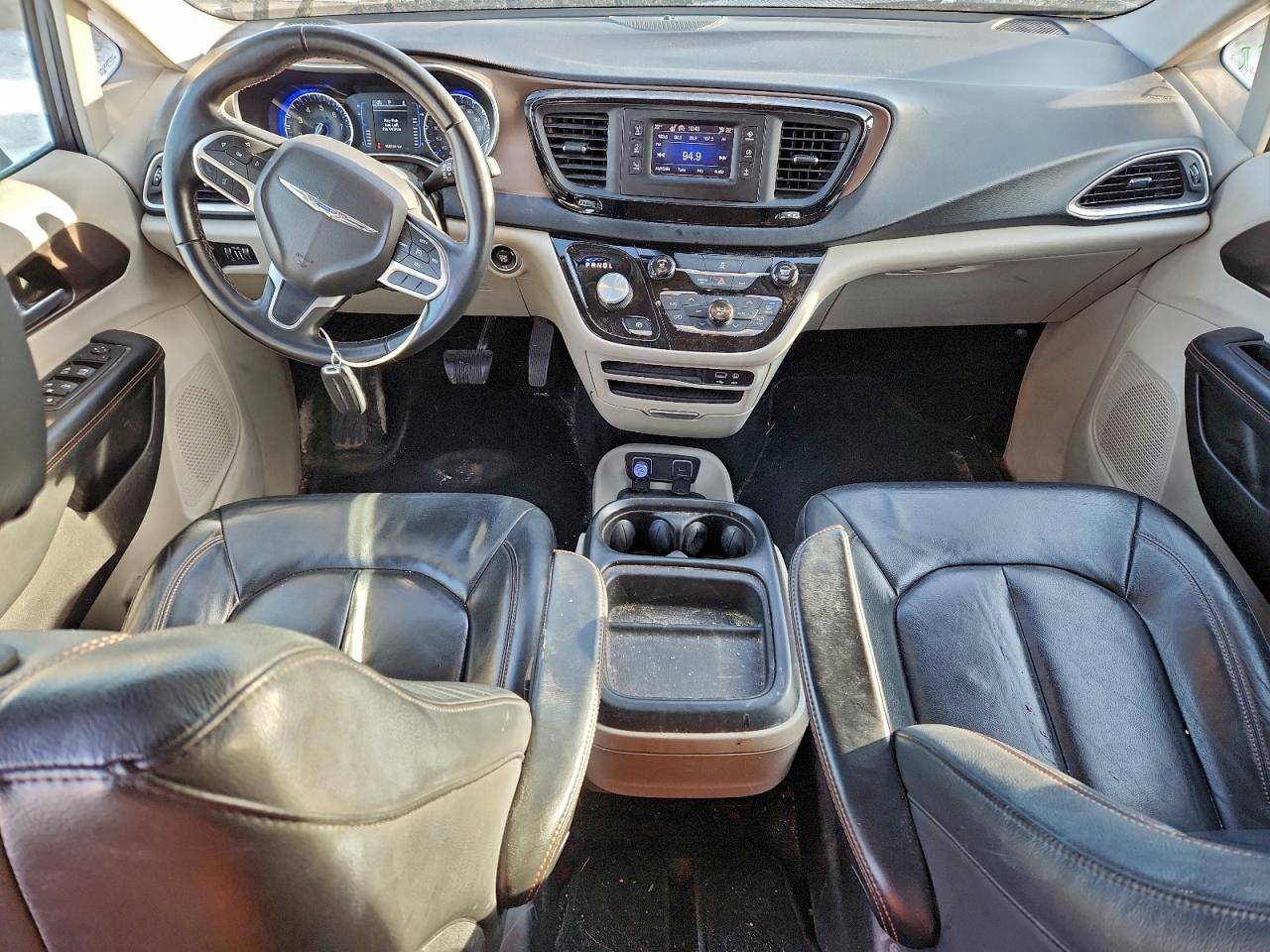 2017 Chrysler Pacifica Touring L VIN: 2C4RC1BG4HR550656 Lot: 93261425