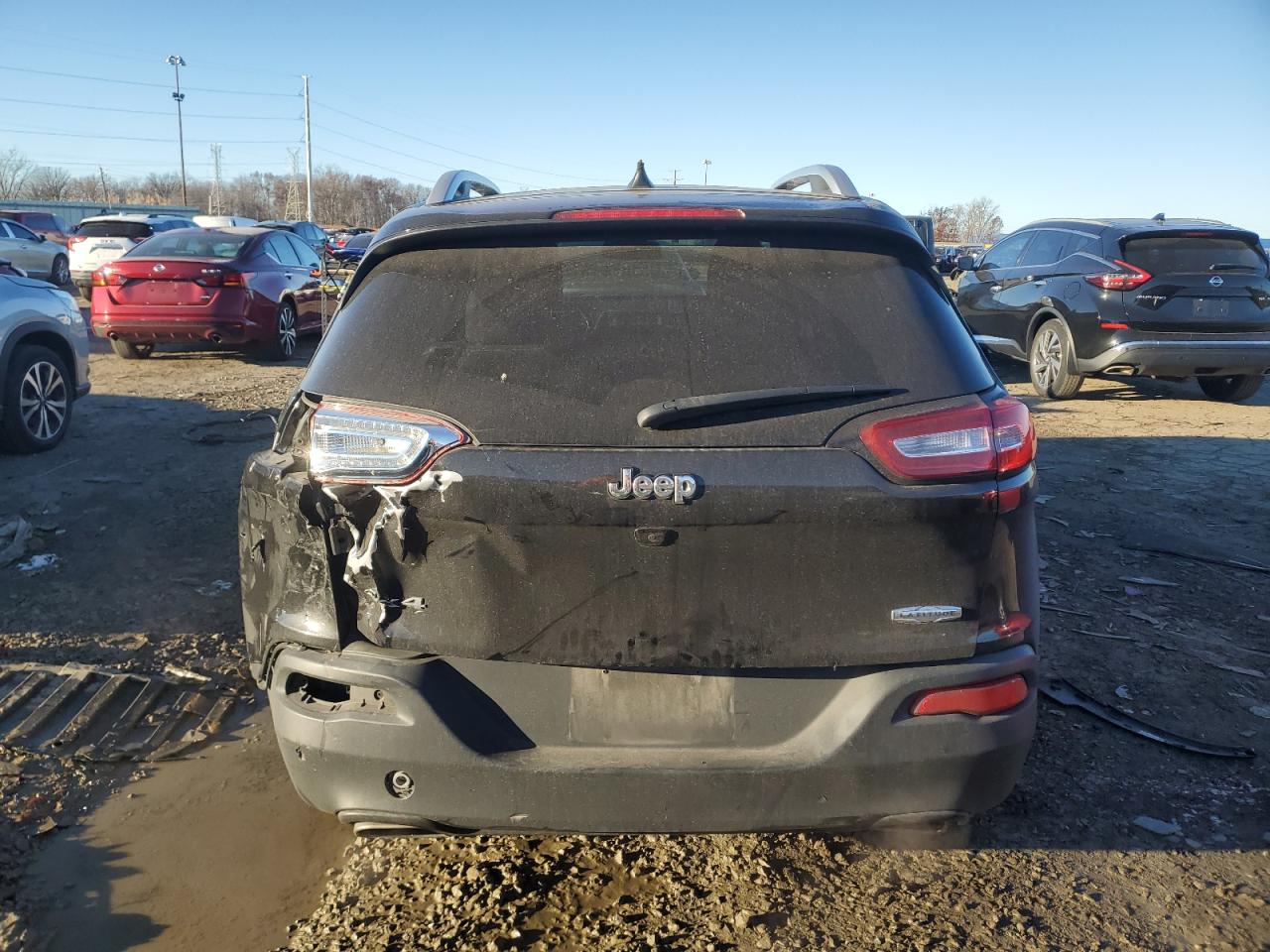 2016 Jeep Cherokee Latitude VIN: 1C4PJMCS2GW296727 Lot: 93226515