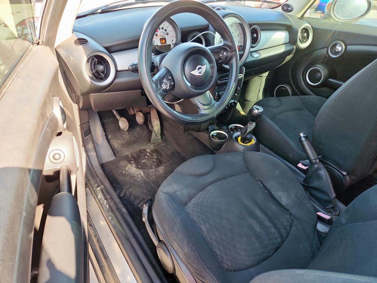 2013 Mini Cooper VIN: WMWSU3C55DT373798 Lot: 92925735