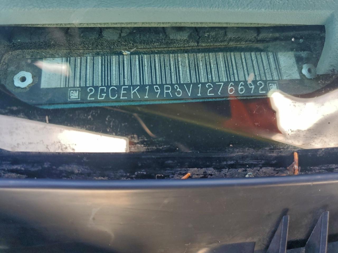 1997 Chevrolet Gmt-400 K1500 VIN: 2GCEK19R3V1276692 Lot: 94950975