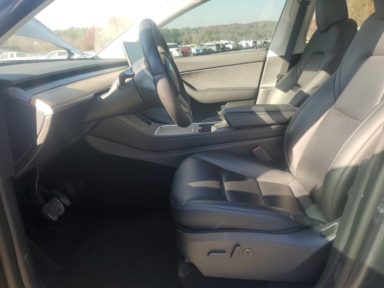 2022 Tesla Model Y VIN: 7SAYGDEE8NA005739 Lot: 92323935