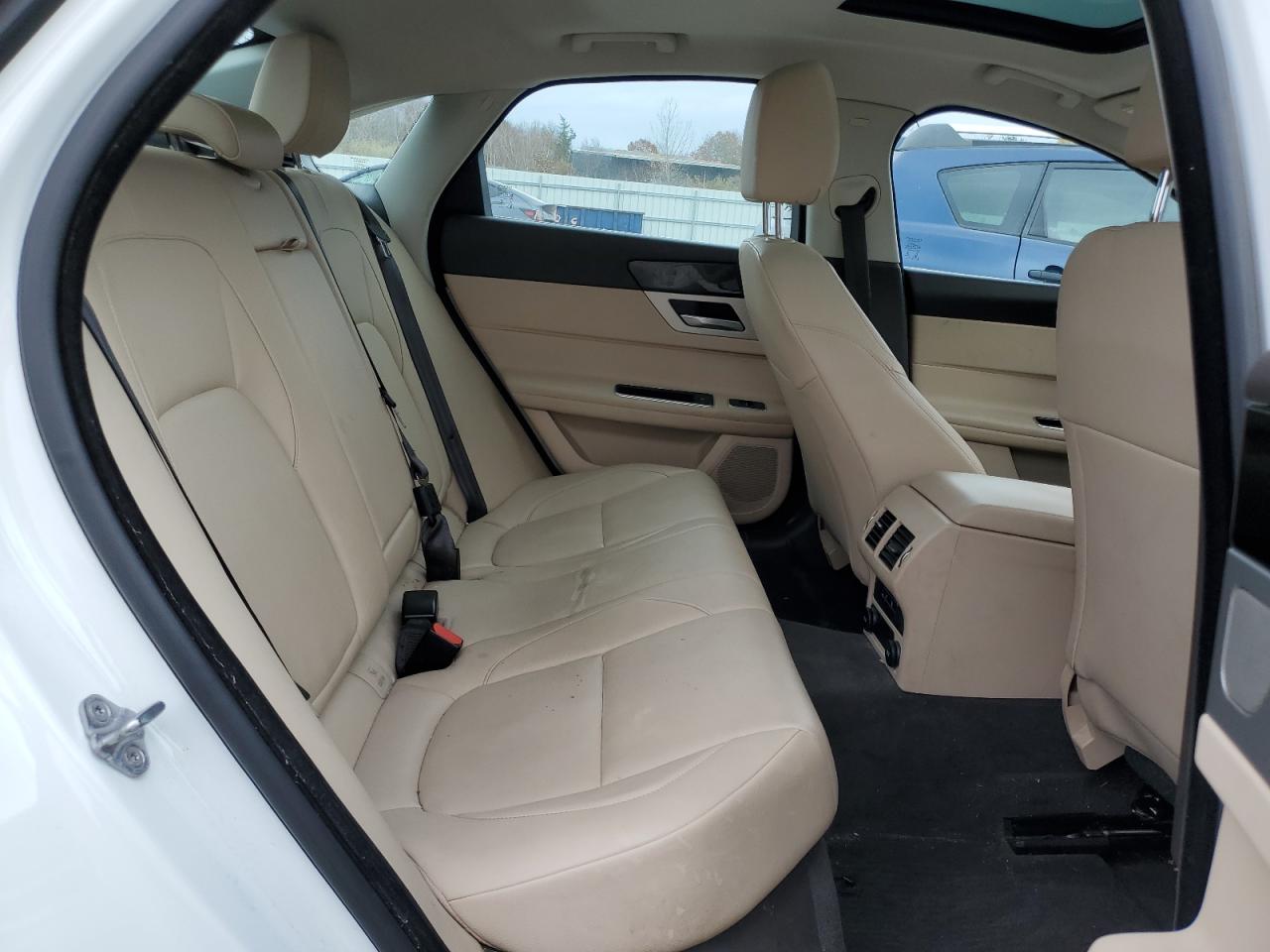 2016 Jaguar Xf Premium VIN: SAJBJ4BV7GCY11049 Lot: 92283705