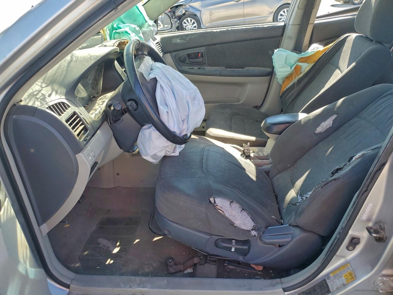 2005 Kia Spectra Lx VIN: KNAFE121055201332 Lot: 94395675