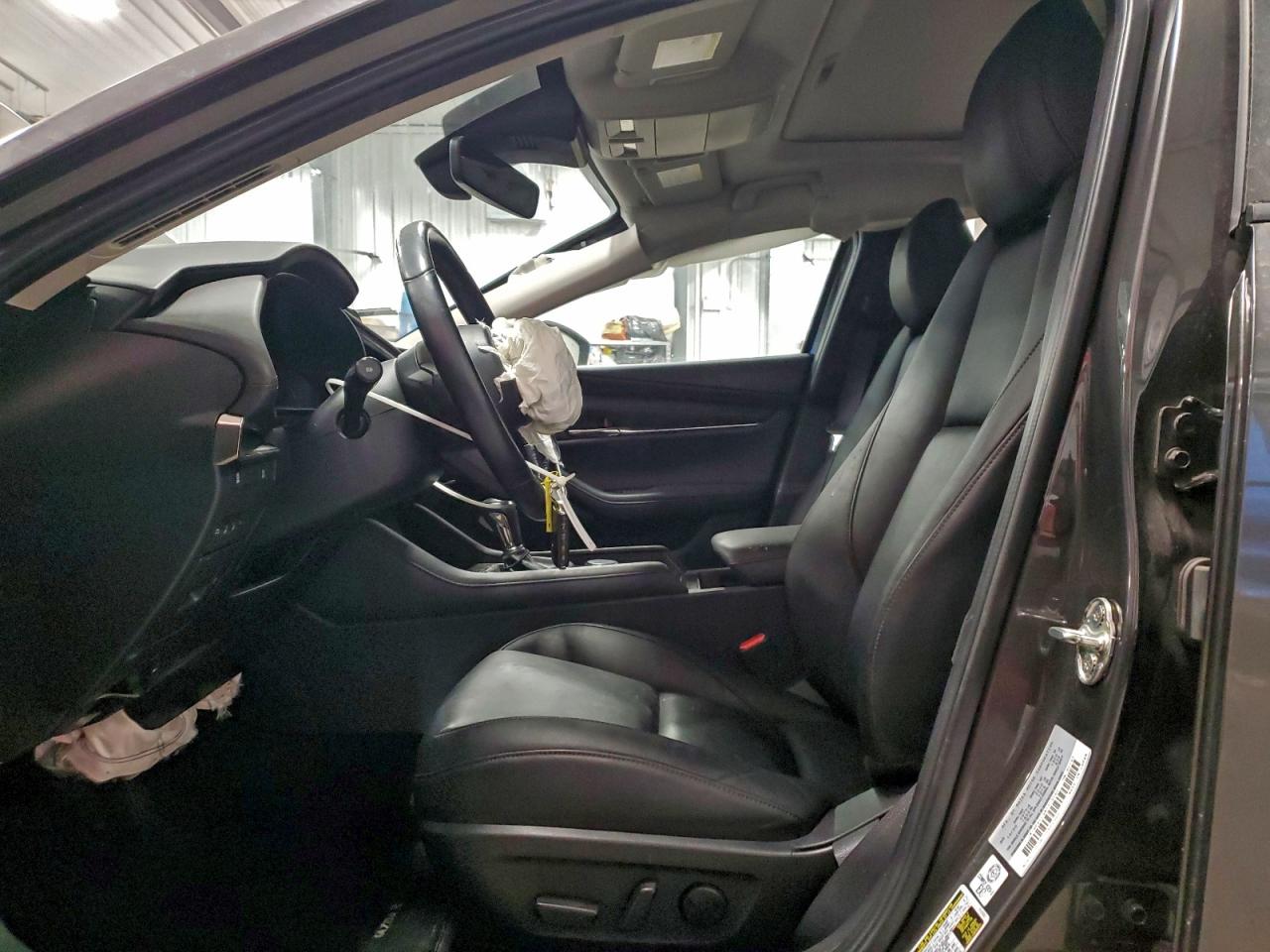 2021 Mazda 3 Preferred VIN: JM1BPACL9M1319560 Lot: 94647275