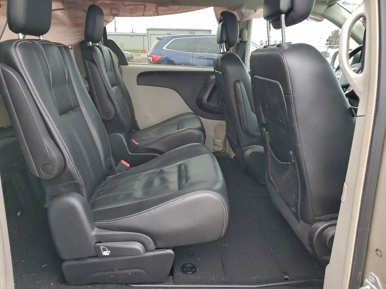 2015 Chrysler Town & Country Lx VIN: 2C4RC1AG4FR727608 Lot: 94317335