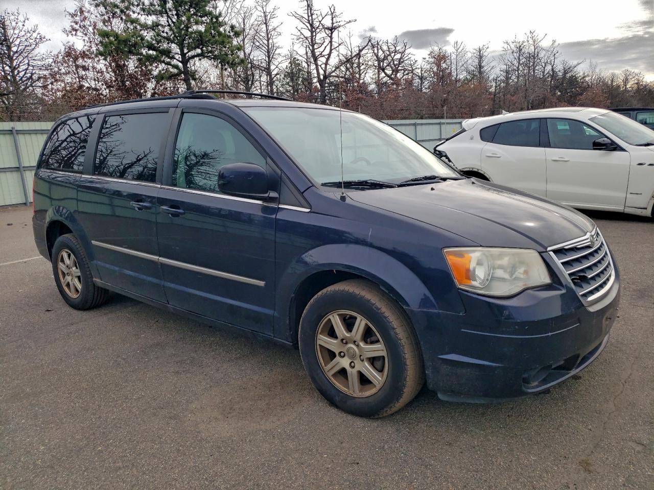 2011 Chrysler Town & Country Touring Plus VIN: 2A4RR8D16AR423939 Lot: 94296485