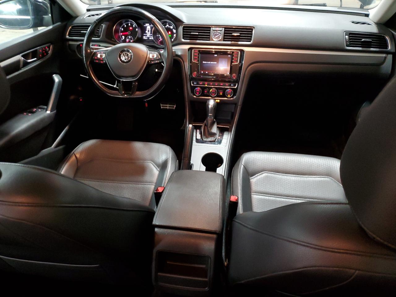 2017 Volkswagen Passat R-Line VIN: 1VWDT7A38HC018117 Lot: 93427775